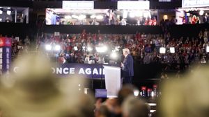 La primul miting de la tentativa de asasinat, Trump o acuză pe "tovarășa" Harris că este "cea mai radicală persoană de stânga"