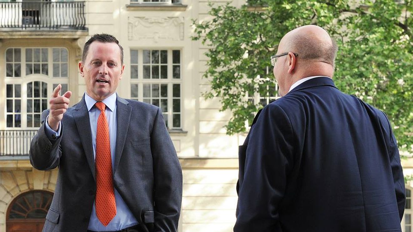 Trump îl ia în considerare pe fostul şef al serviciilor naţionale de informaţii, Richard Grenell, pentru un post legat de Ucraina