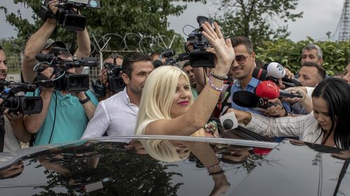 Udrea, la ieșirea din penitenciar: DNA a spus în instanță că eu nu recunosc faptele. Eu spun ce a spus CCR că am fost judecată ilegal / Eu am făcut Gala Bute cu mândrie / Pușcăria e foarte grea