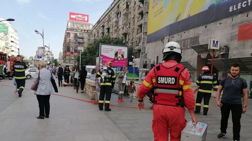 UPDATE Unei persoane i s-a făcut rău la metrou, la stația Obor/ A intervenit SMURD-ul/ Circulația trenurilor se face în sistem pendulă, aglomerație la oră de vârf