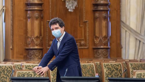 Nicușor Dan: Eu mâine dimineaţă la 6.00 voi fi la STB. Îi sfătuiesc pe șoferi şi vatmani să se consulte cu un avocat, nu cu liderul de sindicat