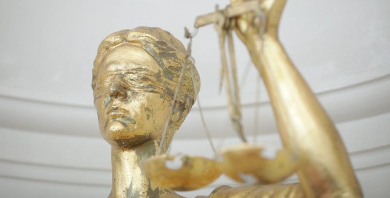 Judecătorii care au mărit salariile magistraților prin sentințe definitive au încălcat cinci decizii ale Curții Constituționale / „Asta nu contează”, decide o judecătoare de la Curtea de Apel București