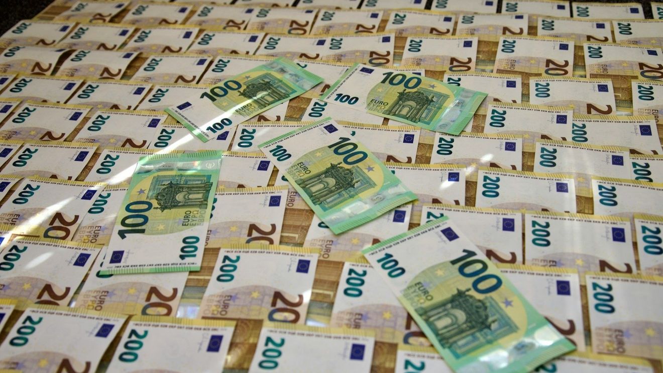 Fraudă de 1,7 miliarde de euro descoperită de Poliția din Italia/ Din cei 85 de suspecţi, 64 erau chinezi/ Cum erau spălați banii printr-un sistem subteran operat de bănci chineze