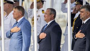 Fostul șef al Comisiei SRI din Parlament, Ioan Chirteș, declarații pentru HotNews: Decidenții politici au știut că mișcarea suveranistă are legătură cu Rusia, au fost informați de SRI / Rapoartele SRI neaprobate de Parlament făceau legătura între mișcarea suveranistă și factori externi, în special Rusia
