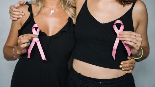 Polemică în Spania pe tema cancerului de sân / O asociație a femeilor vrea să acționeze statul în instanță din pricina întârzierii depistării acestei boli