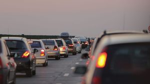 Aglomerație pe A2 pe sensul spre litoral, în zona nodului rutier de la Glina / Circulaţie îngreunată la Drajna, unde a avut loc un carambol cu cinci maşini