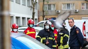 Unul din blocurile deratizate din Timișoara a fost evacuat a doua oară, după ce autoritățile au permis locatarilor să revină în apartamente