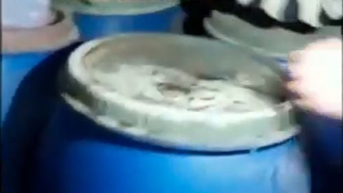 VIDEO Instalație ilegală de producere a alcoolului și 7 tone de alcool descoperite și confiscate în județul Constanța