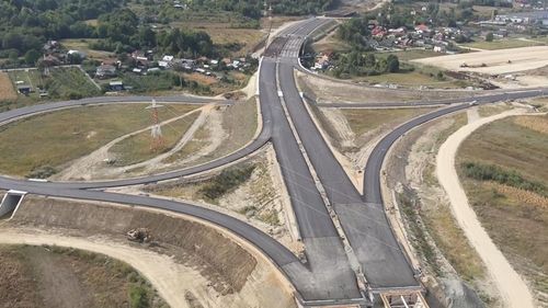 Contractul pentru studiul de fezabilitate al viitorului drum expres Cluj - Dej a fost semnat. Banii vin de la UE