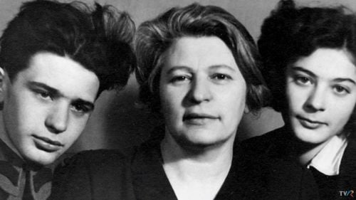 Cum a căzut în dizgrație o lideră evreică a Partidului Comunist din România: Ana Pauker, 70 de ani de când a fost arestată pentru trădare și ulterior salvată de moartea lui Stalin