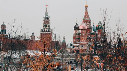 Moscova interzice adopţia copiilor ruşi în ţările care permit tranziţia de gen