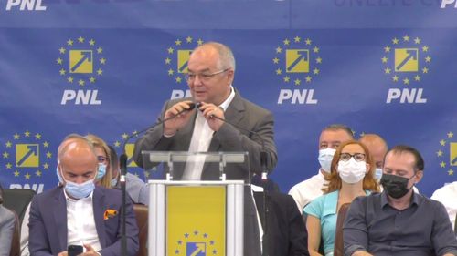 Prezent la Conferința alegerilor din PNL Bihor, Boc le-a transmis lui Cîțu și Orban să pună capăt dezbinării din partid