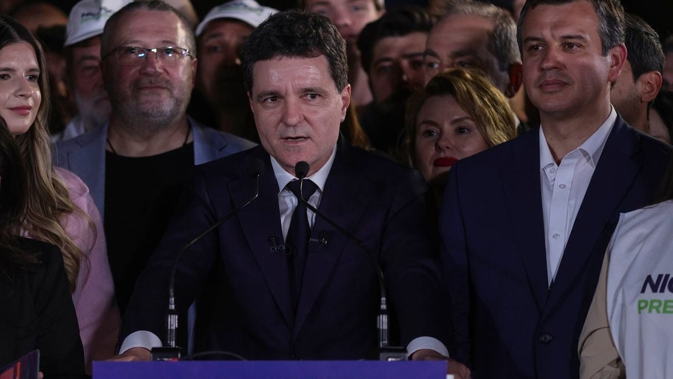 VIDEO Nicușor Dan, convorbire cu Emmanuel Macron / „În timp ce contracandidatul meu jignea poporul francez chiar la el acasă, eu am avut un dialog cu domnul Emmanuel Macron, președintele Franței”