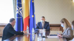 Klaus Iohannis, după întâlnirea cu ministrul Educației: În ceea ce privește reluarea cursurilor după actuala vacanță, se vor aplica aceleași scenarii pe baza cărora s-a desfășurat activitatea didactică în acest semestru