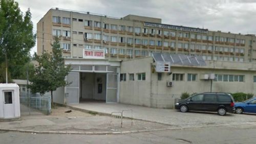 Directorul Spitalului Județean Prahova se plânge că nu poate începe modernizarea ambulatoriului pentru că primarul n-ar fi semnat autorizația / Primăria transmite că autorizația de construire e semnată dar n-a fost ridicată de Consiliul Județean