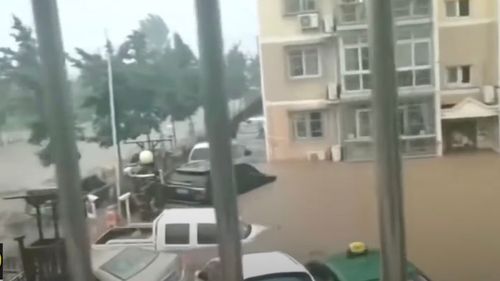 Ploile torenţiale şi inundaţiile au provocat moartea a 30 de persoane în Beijing / Peste 80.000 de persoane au fost evacuate