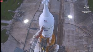 Test la sol reuşit de NASA pentru mega-racheta către Lună / Lansarea ar urma să aibă loc în 27 septembrie sau 2 octombrie, în funcție de următoarele teste