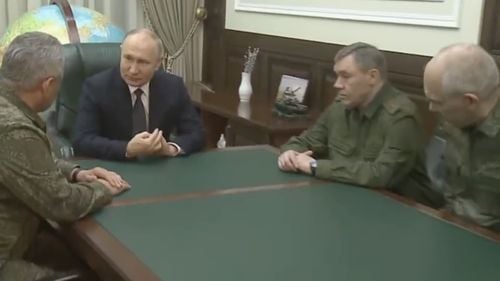 Vizită surpriză a lui Vladimir Putin la cartierul general militar al operațiunii din Ucraina