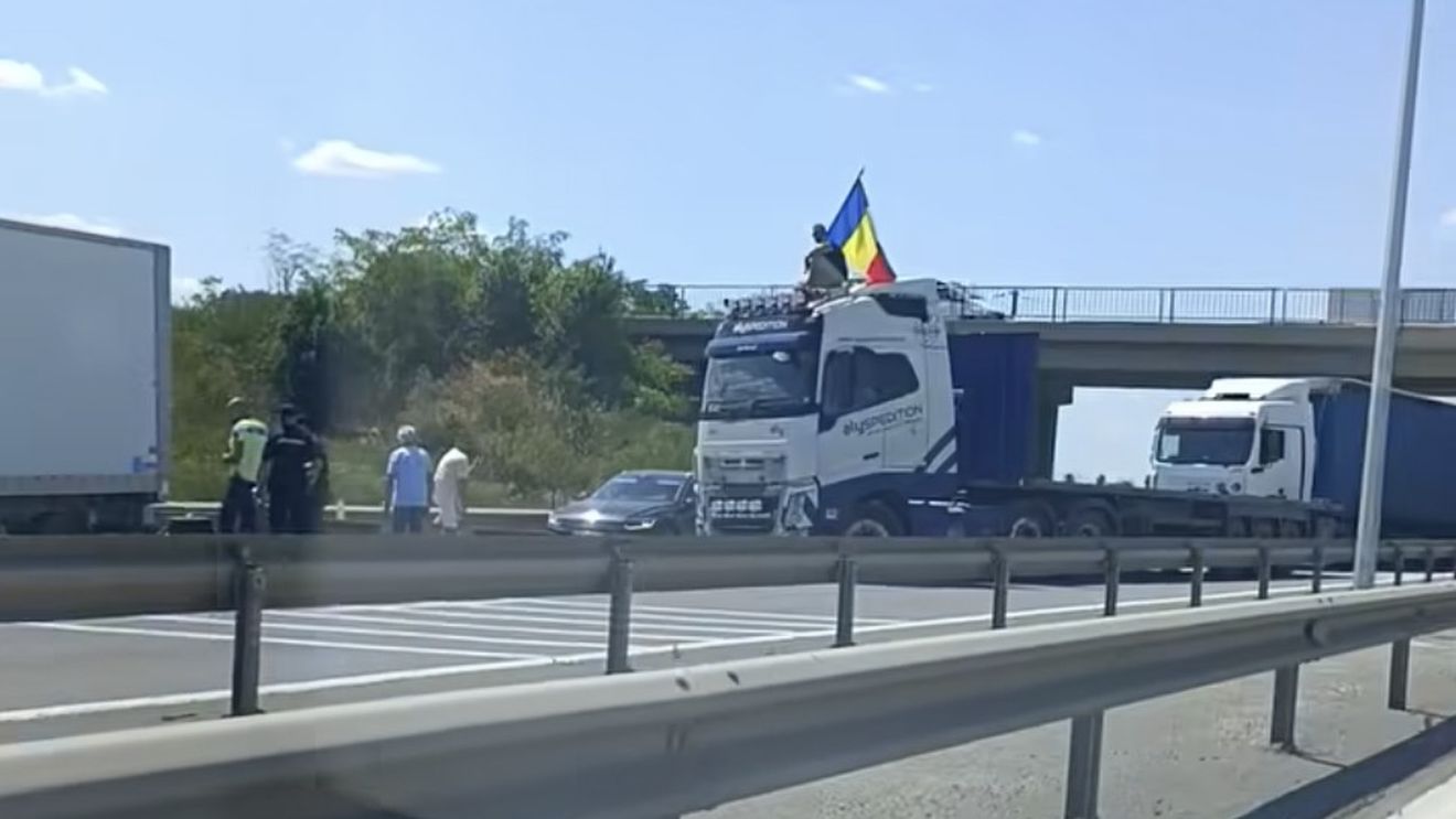 Apeluri pe rețelele sociale pentru blocarea intrărilor și ieșirilor din București / Traficul pe A1 a fost reluat / Tirul care blocase autostrada a fost tras pe banda de urgență / Avertismentul Jandarmeriei: Blocarea circulației, infracțiune care se pedepsește cu închisoare de la 3 luni la doi ani