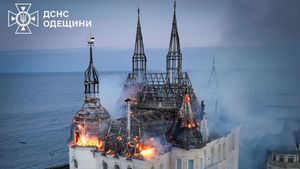 VIDEO Patru morţi şi aproape 30 de răniţi în Odesa, după ce o rachetă rusă a lovit o instituţie de învăţământ