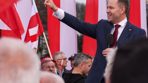 Preşedintele ales al Poloniei, Karol Nawrocki, prima convorbire telefonică cu preşedintele ucrainean Volodimir Zelenski / În campania electorală, Nawrocki s-a angajat să continue ajutorul militar pentru Ucraina