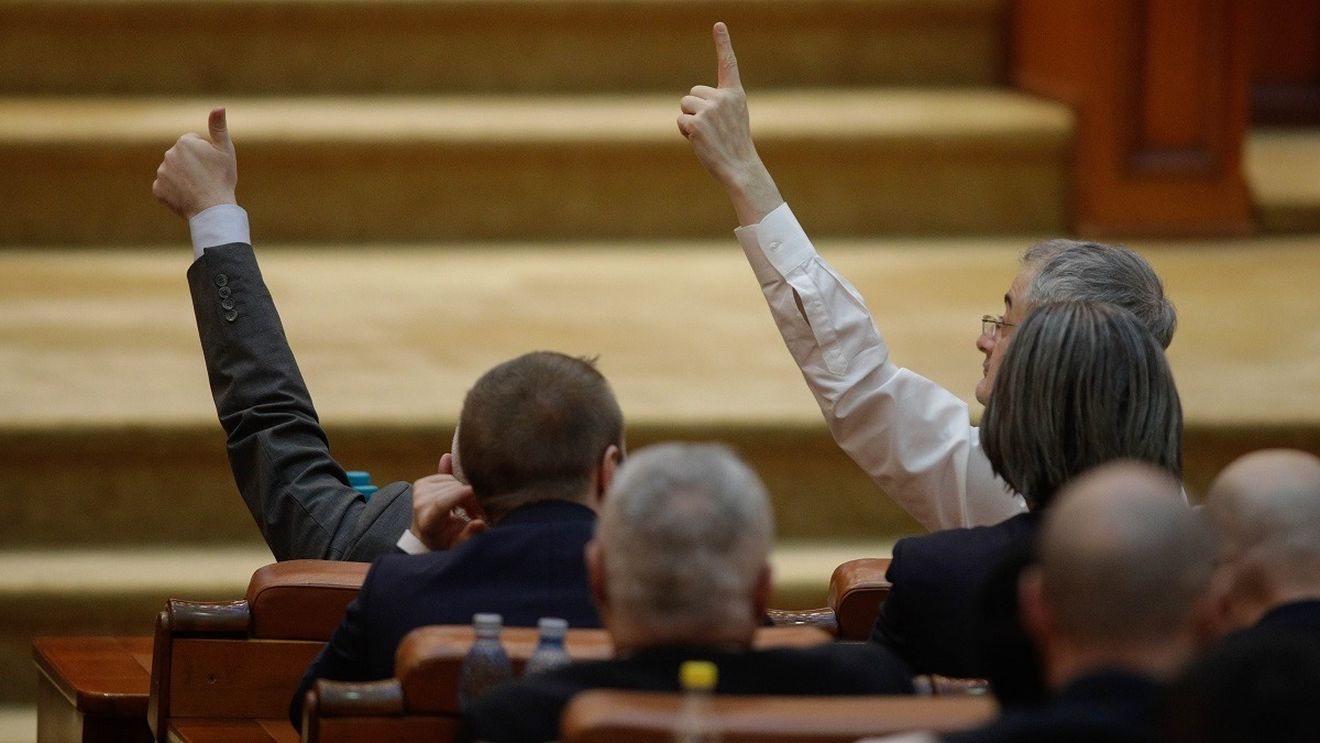 Camera Deputaţilor şi-a ales vicepreşedinţii, secretarii şi chestorii din noul Birou permanent