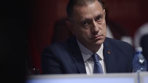 Mihai Fifor (PSD) îl acuză pe Bolojan că transmite panică în loc de încredere şi calm şi că nu spune nimic despre evazionişti, despre „hoţii şi ticăloşii conectaţi politic la buget”