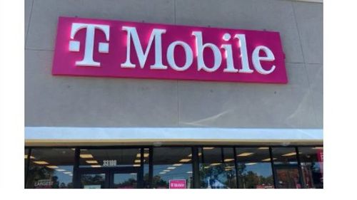 Operatorul de telecomunicaţii T-Mobile US îi va concedia pe angajaţii din birourile americane nevaccinaţi până în 2 aprilie/ Decizia, în pofida Curții Supreme din SUA care a blocat obligativitatea vaccinării pentru companiile mari