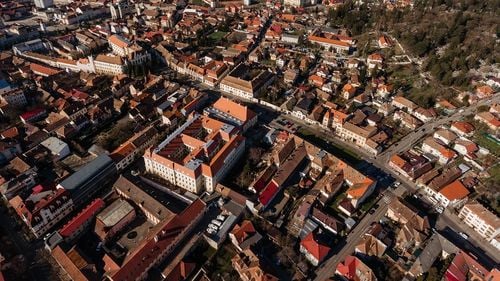 Criză de apartamente de închiriat la Târgu Mureş, după ce s-au înăsprit condițiile de creditare / ”Media este de 400 de euro, la apartamentele cu două camere"