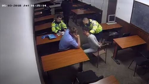 Noi abuzuri de la Secția 16 din Capitală: imagini din 2018 cu un tânăr care a fost torturat chiar în secția de poliție