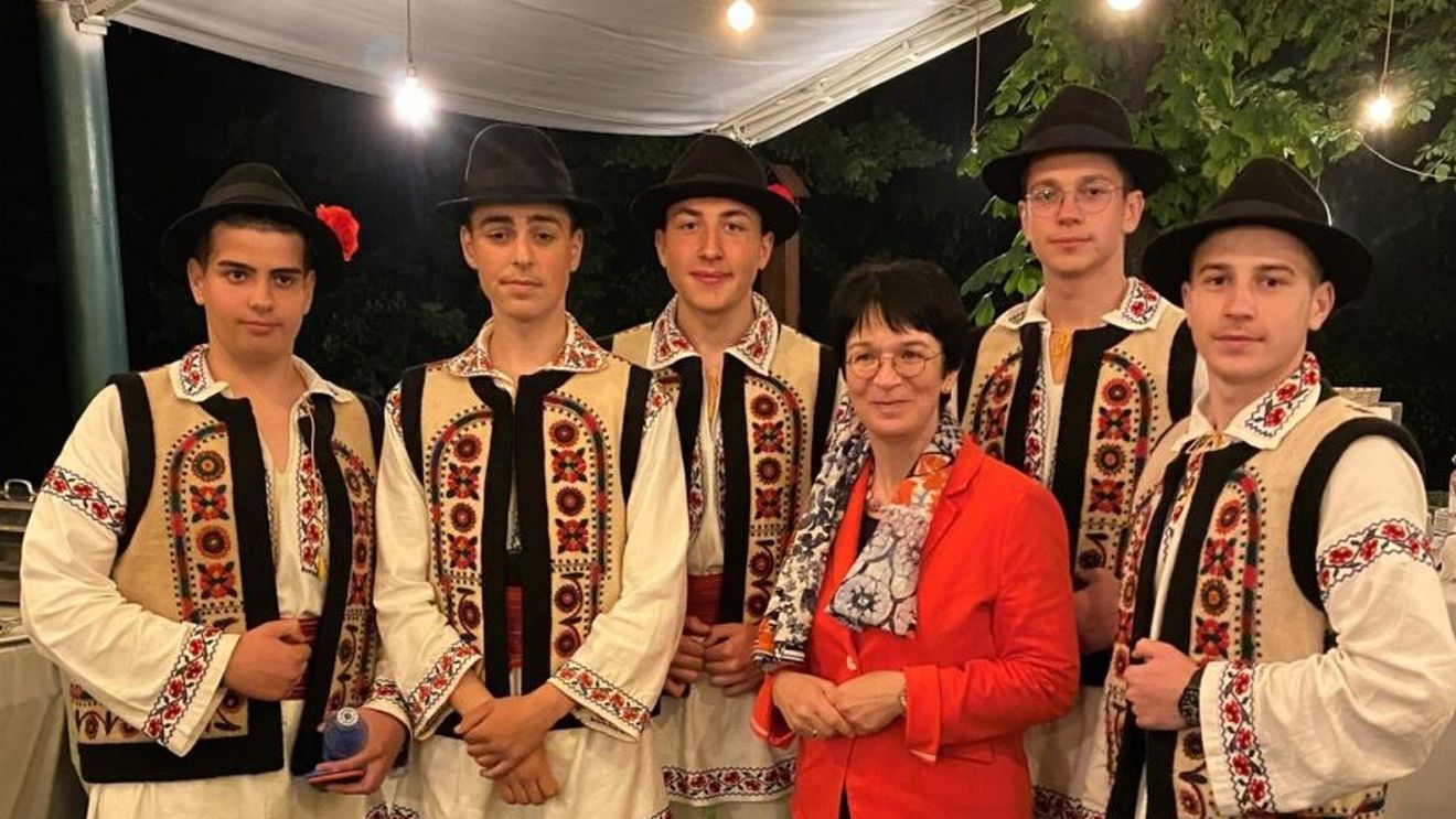 Ambasadoarea Austriei absentează de la întâlnirea președintelui Iohannis cu ambasadorii statelor UE acreditați la București. Reprezentant al Ambasadei: ”E în vacanță”