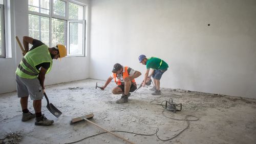Angajatorii care nu respectă măsurile de protecţie a salariaţilor în zilele cu temperaturi extreme vor fi sancţionaţi