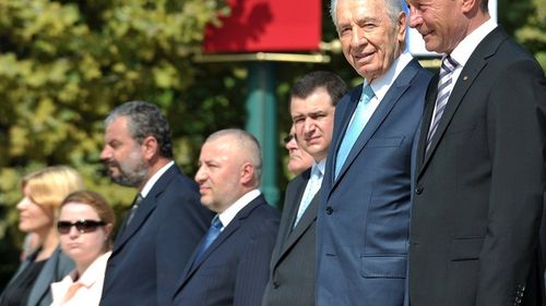 “Nu vom uita că România a salvat 400.000 de evrei” – președintele Israelului Shimon Peres la București, în 2010 – o jumătate de adevăr cât o minciună