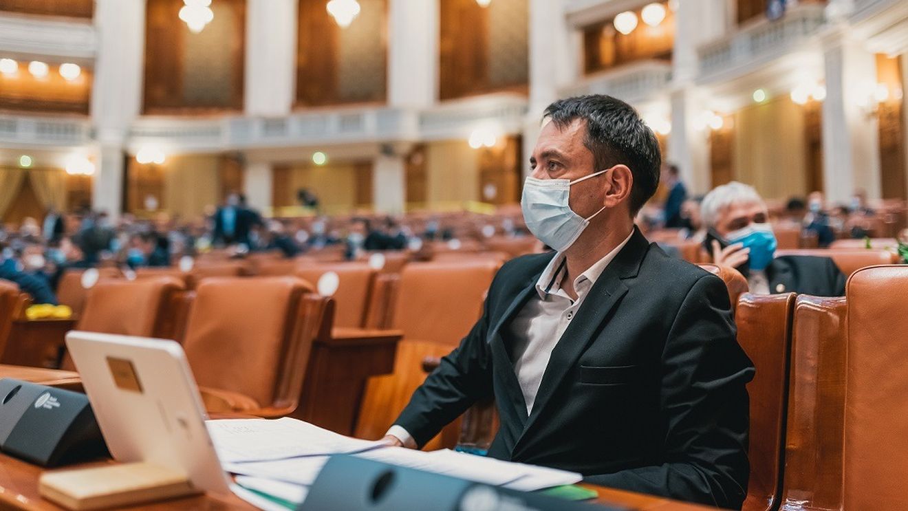 Csoma Botond: Parlamentarii UDMR vor fi prezenţi în sală, miercuri, dar nu vor vota