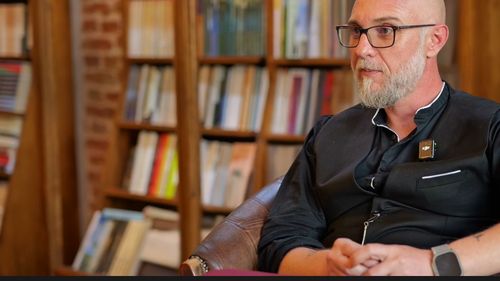 VIDEO Aventurierul care duce literatura română la capătul lumii