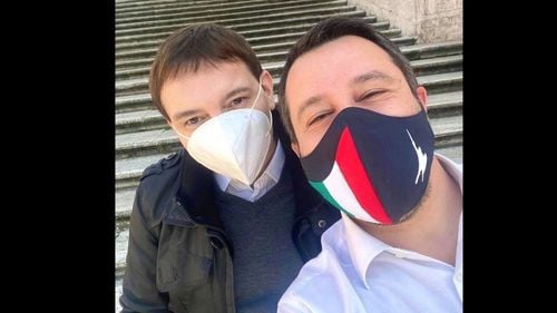 Doi români, escortele unui apropiat al lui Matteo Salvini / Scandal cu droguri în care e implicat Luca Morisi, consilier al liderului Ligii Nordului / Procurorii: românii sunt victime