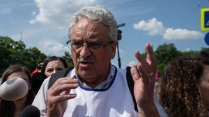 Profesorii vor fi în stradă în prima zi de școală, pe 8 septembrie, spune Simion Hăncescu - FSLI: Ceea ce se întâmplă e impardonabil. Organizăm un marș uriaș în București