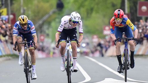 VIDEO Mattias Skjelmose câștigă o cursă Amstel Gold senzațională / Tadej Pogacar și Remco Evenepoel completează podiumul după o confruntare de zile mari