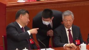 VIDEO China: Hu Jintao a avut o dispută pe tema documentelor oficiale, înainte de a fi escortat afară de la congresul liderilor comuniști