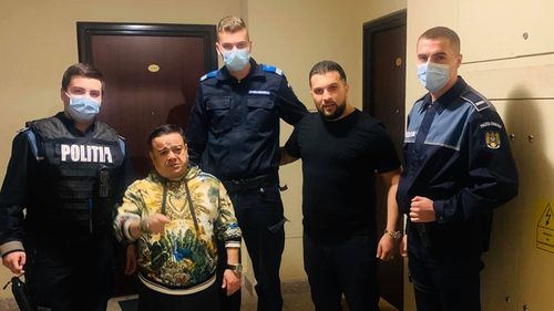 SURSE Povestea fotografiei în care apar doi polițiști și un jandarm alături de maneliștii Adi Minune și Tzancă Uraganu/ PLUS Care au fost explicațiile polițiștilor