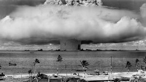 Primul tratat internaţional care interzice armele nucleare va intra în vigoare în 2021, însă SUA, Marea Britanie, Franţa, Rusia şi China îl ignoră