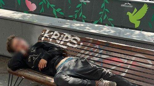 Traficanți de droguri prinși în București și Cluj. În Centrul Vechi al Capitalei, vânzătorii de stupefiante lucrau în ture