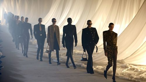 Un nou capitol pentru casa de modă Balmain: debutul lui Antonin Tron și cum schimbă direcția casei