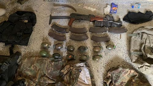 Trupele israeliene au descoperit „cantități mari de arme” într-o „celulă teroristă” din Khan Younis