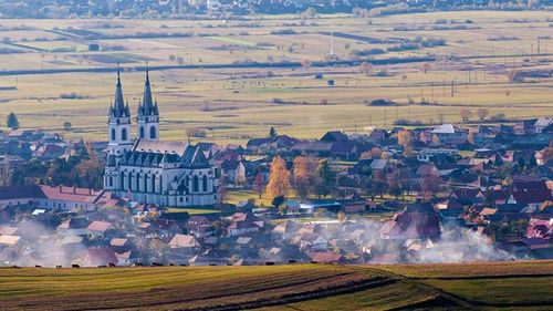 Peste 1.300 de locuitori din Harghita au rămas fără energie în urma ninsorii şi a vântului / Judeţul se află până vineri seara sub incidenţa unui cod portocaliu de ninsori abundente