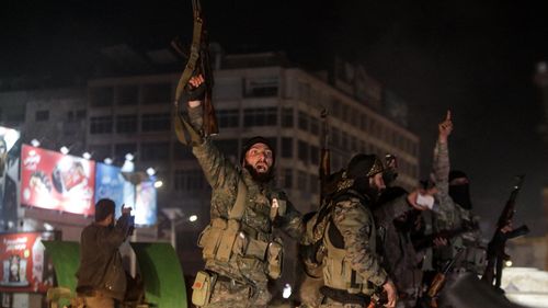 Grupări siriene susținute de Turcia au preluat controlul asupra unui oraș de la forțele sprijinite de SUA