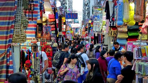 Chinezii dau gențile de lux pentru călătorii / ”Mulți oameni și-au dat seama cât de fragilă este viața și preferă să trăiască mai sănătos și să se distreze”