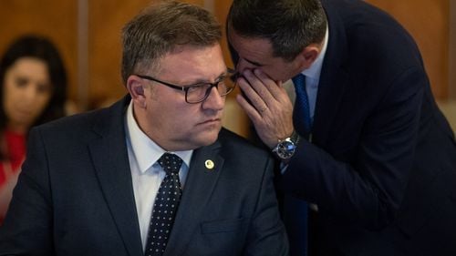 Ministrul PSD al Muncii susține că există un ”număr record de contracte de muncă”, deci măsura taxării contractelor part-time ”a avut un efect benefic”/ Fostul ministru PNL al Muncii a depus un nou proiect de lege privind eliminarea suprataxării
