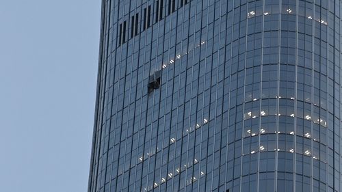China susține că pilotul care s-a prăbușit în cel mai înalt zgârie-nori din Beijing ar fi avut intenții suicidare