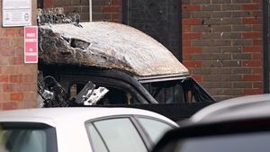 BREAKING Atac antisemit în Londra: Mai multe ambulanțe ale unui ONG evreiesc au fost incendiate în fața unei sinagogi, în cartierul cu cea mai mare comunitate evreiască din Londra